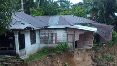BPBD Langkat Tinjau Dua Rumah Terancam Longsor di Sirapit Untuk Dibronjong