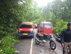 Longsor Tutup Akses Jalan  Alternatif Langkat – Karo