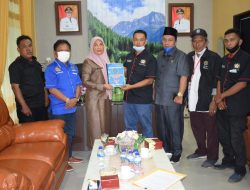 Panitia HPN PWI Langkat Audiensi Ketua DPRD Langkat, Sri Bana PA : Saya Titip Bantuan 50 Anal Yatim dan Janda Wartawan