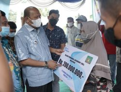 Plt Bupati Langkat Serakan 70 Sertifikat Tanah & Asuransi Nelayan