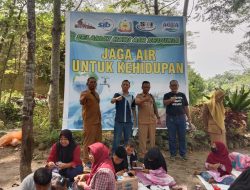 Hari Air Sedunia, Pabrik AQUA Langkat Mengajak Murid SD dan Masyarakat Bersihkan Sungai Kukam Sei Bingai