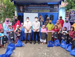 Anggota DPRD Provsu Ricky Anthony Reses Beri Paket Sembako di Stabat