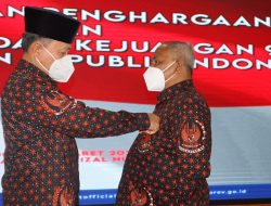 Ketua SMSI Sumut Peroleh Penghargaan Lencana Kejuangan RI dari DHN 45 Pusat