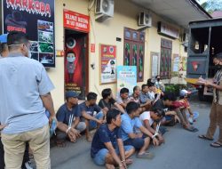 Tim Razia Gabungan Gerebek Kampung Narkoba di Langkat, Amankan 18 Orang