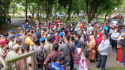 Warga Wampu Unjukrasa Tuntut Pinjam Pakai Lahan PT LNK Untuk Fasum