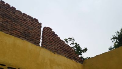 Angin Kencang Melanda 3 Kecamatan Langkat, 74 Rumah Rusak, BPBD: Selain Atap Lepas, Tiang Listrik Tumbang dan Pohon Menimpa Rumah  
