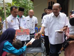 Pemkab Langkat Serahkan Kunci Bedah Rumah &nbsp;dan 5 Kursi Roda Disabilitas