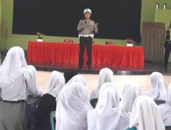 Satlantas Polres Langkat Binluh Kamseltibcar Lantas Pelajar di Stabat