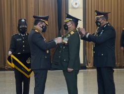 KSAD Jenderal TNI Dudung Abdurachman Terima Bintang Bhayangkara Utama