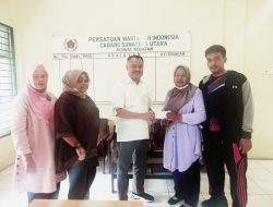 PWI Sumut Serahkan Santunan Asuransi MNC Life Ahli Waris Alm Hembri Ginting