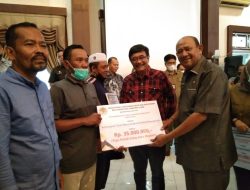 Komisi IV DPR RI  dan BKSDA Sumut Serahkan Bantuan Usaha Produktif