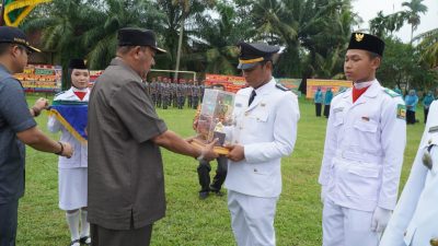 Langkat Serahkan Tunggul Kecamatan Terbaik dan Bansos Rp 6 Miliar
