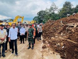 Presiden Tinjau Lokasi Gempa di Cianjur dan Instruksikan Penanganan Korban