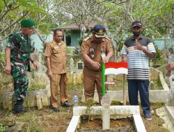 Dalam Rangka Peringatan Hari Pahlawan ke -77, DHC BPK 45 Langkat Pancangkan 20 Bendera di Makam Pejuang Kemerdekaan