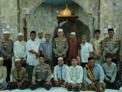 Safari Sholat Subuh di Masjid Nurul Hidayah, Wakapolda Sumut Serahkan 50 Paket Sembako