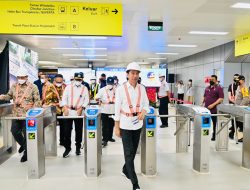 Presiden Jokowi Tinjau Perkembangan Pembangunan LRT