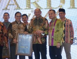 Plt Bupati Langkat Syah Afandin Terima Anugrah Sahabat Pers Sumut dari SPS