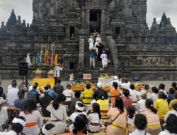 Umat Hindu Indonesia Dapat Beribadah Rutin di Candi Prambanan