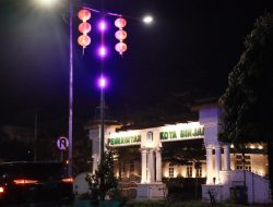 Jelang Imlek, Pemerintah Kota Binjai Bantu Pemasangan Lampion di Pusat Kota