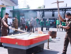 Kejari Binjai Musnahkan Narkoba dan Mesin Judi Tembak Ikan, Wali Kota Apresiasi Sinergitas APH dan Pemko Berantas Narkoba