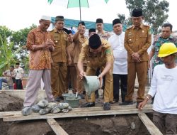 Letakkan Batu Pertama Pembangunan Masjid Raya Al Ikhlas Desa Banyumas, Syah Afandin Didukung Warga Terus Pimpin Langkat 2024-2029