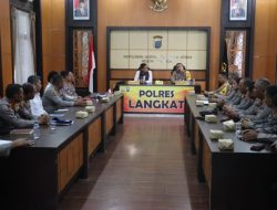 Komisi III DPR RI Dr Hinca IP Panjaitan Kunjungi Polres Langkat, Polri Terus Menyesuaikan KUHP  yang baru