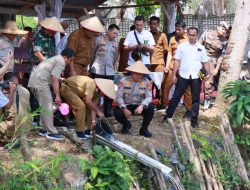 Penanaman Pohon dan Penebaran Benih Ikan  di Polres Binjai,  Wali Kota  Ajak Masyarakat Lestarikan Ekosistem
