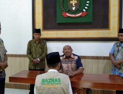 Plt Bupati Langkat Serahkan Zakat Mal Rp150 Juta ke Baznas