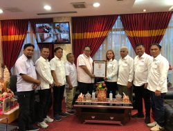 SMSI Berikan Penghargaan Kepada Ketua DPRD Sumut Baskami Ginting