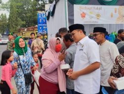 BPC HIPMI Langkat Berbagi Takjil  Berbuka Puasa di  Jalinsum Stabat