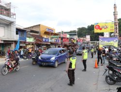 H+3 Lebaran di Parapat  Volume Kendaraan Meningkat, Kapolres Simalungun :Siagakan Personel di Sepanjang Jalan