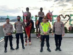 Beri Rasa Nyaman, Kapolres Simalungun Patroli Berkuda di Kota Wisata Parapat