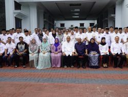 Syah Afandin dan SKPD  Berlebaran ke Kediaman H Ngogesa Sitepu