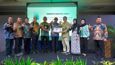 Pemkab Langkat Terima Penghargaan 10 Besar Nominasi Harmonis ASN Berakhlak, Syah Afandin :  Jadikan Budaya Kerja yang Melayani  Masyarakat