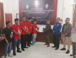 PDIP dan Nasdem  Daftarkan Bacalegnya ke KPU Langkat