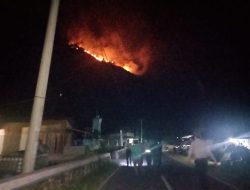 Kapolres Humbahas Pimpin Pemadaman Hutan di Desa Sinambela, 6 Ha Ludes Terbakar