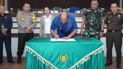 Ciptakan Langkat Tetap Kodusif, Plt Bupati Syah Afandin dan Forkopimda Tandatangani Komitmen Bersama OKP