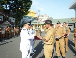 Wali Kota Serahkan Piala Kelurahan Terbaik Kota Binjai 2023 Diraih Kelurahan Rambung Barat