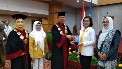 Wisuda Akbid Langkat, Plt Bupati : Jadilah Bidan Terhormat