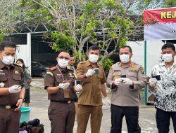 Kejari Langkat Musnahkan Barang Bukti dan Rampasan dari 165 Perkara Pidum