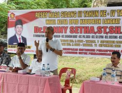 Reses Wakil Ketua DPRD Langkat Donny Setha di Alur Cempedak, Kedepan Tidak Ada Lagi Jalan Bertanah di Desa Ini