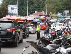 Operasi Lilin Toba-2023 di Pantai Bebas Parapat,  Polres Simalungun Arus Lalin dari Toba Menuju Siantar 6900 Kendaraan