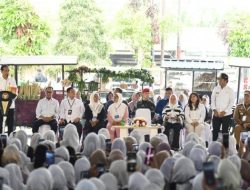 Presiden Jokowi Silaturahmi dengan Peserta Program Mekar di Lima Puluh, Gubernur: Berupaya Tingkatkan Kualitas UMKM