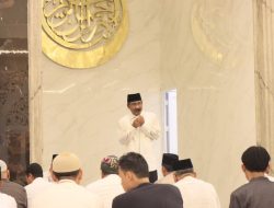 Wali Kota Binjai Salat Tarawih Perdana di Masjid Al-Fatih