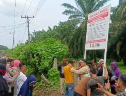 Puluhan Petani KTMIM Pasang Plank di Lahan Sengketa Secanggang Nyaris Bentrok