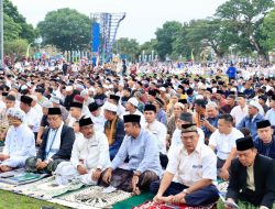 Forkopimda Binjai Solat Id 1445 H di Lapangan Merdeka