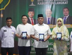 SMSI Binjai-Langkat Beri  Penghargaan 3 Tokoh di Langkat