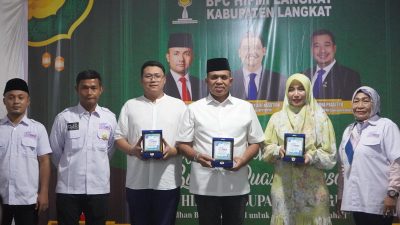 SMSI Binjai-Langkat Beri  Penghargaan 3 Tokoh di Langkat