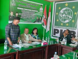 Didampingi Istri Mendaftar, St Jonner Simatupang dan Chrismanto Lumbantobing Mendapat Apresiasi Pengurus PKB Tapanuli Utara