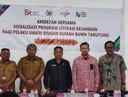 Sekda Taput Buka Sosialisasi Literasi Keuangan Bagi Pelaku UMKM Binaan Rumah BUMN Tarutung
